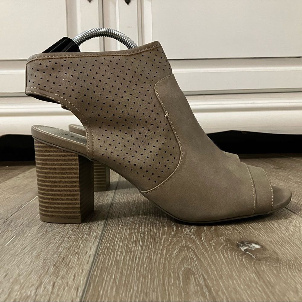 A.N.A. Tasha Zip Peep Toe Heeled Ankle Boots Size 11